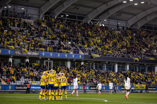 Players of Sweden celebrate