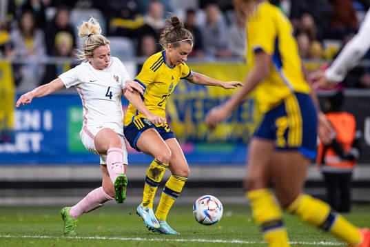 Marion Torrent of France and Julia Zigiotti Olme