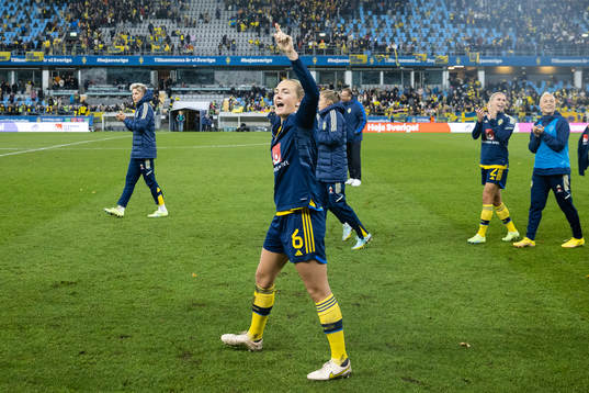 Magdalena Eriksson celebrates