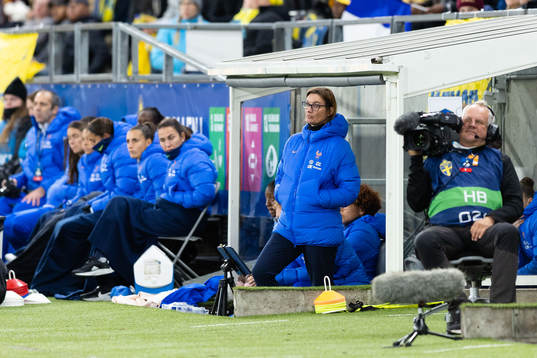 Head coach Corinne Diacre of France