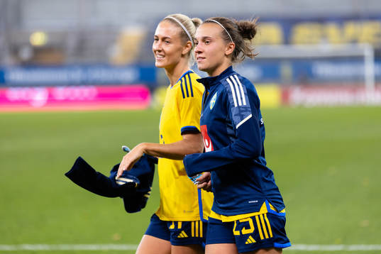 Emma Kullberg and Julia Zigiotti Olme celebrates