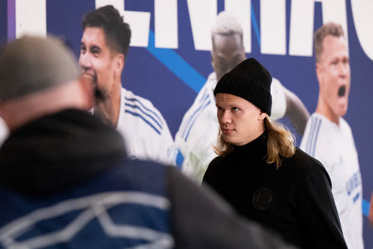 Erling Braut Haaland of Manchester City arrives at the