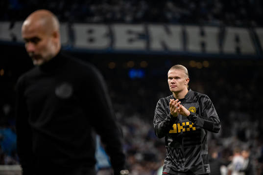Head coach Pep Guardiola and Erling Braut Haaland of Man