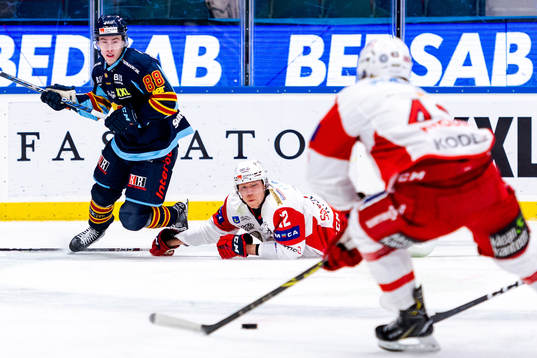 Djurgårdens Jonathan Lekkerimäki och Västerviks Anton