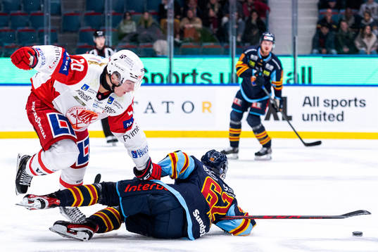 Västerviks Alexis D'aoust och Djurgårdens Wiktor Nilsson