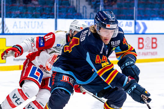 Västerviks Marcus Vela och Djurgårdens Olle Liss
