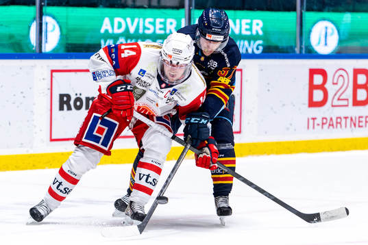 Västerviks Erik Gustafsson och Djurgårdens John Norman