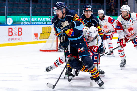 Djurgårdens Daniel Brodin och John Norman mot Västerviks