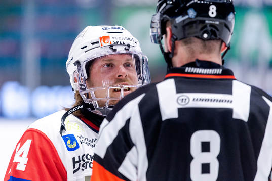 Västerviks Erik Gustafsson reagerar på domslut