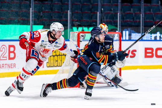 Västerviks Alexis D'aoust och Djurgårdens Wiktor Nilsson