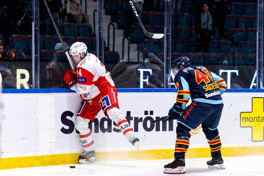 Västerviks Erik Gustafsson och Djurgårdens Tim Söderlund