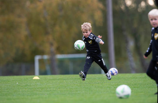IFK Hässleholms pojkar födda 2016, U6, träning i
