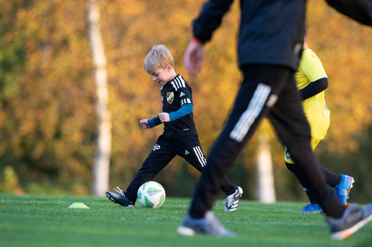 IFK Hässleholms pojkar födda 2016, U6, träning i