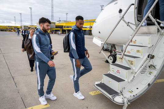 Erdal Rakip and Isaac Kiese Thelin of Malmö FF
