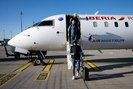 Martin Olsson, fitness trainer Mark Read and Felix Beijmo
