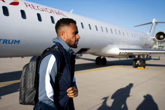 Isaac Kiese Thelin arrives in Berlin