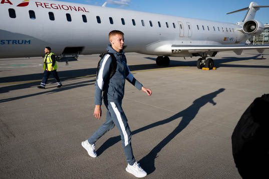 Hugo Larsson arrives in Berlin