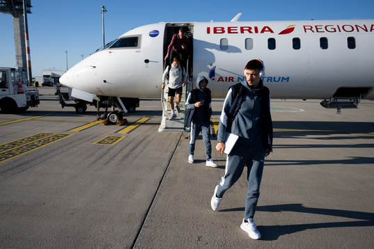 Dennis Hadzikadunic arrives in Berlin