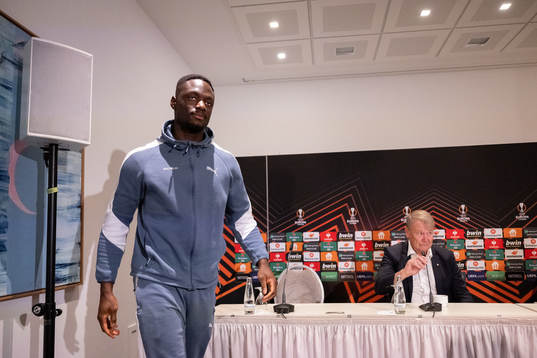 Goalkeeper Ismael Diawara and head coach Åge Hareide