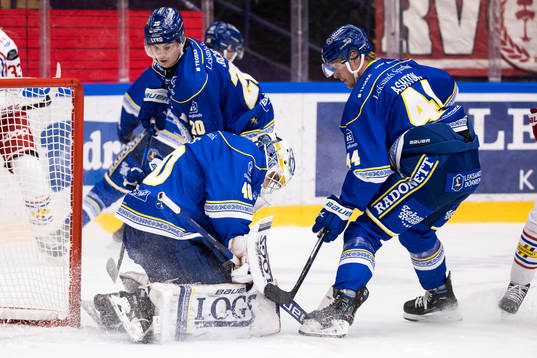 Leksands målvakt Mantas Armalis och Lian Bichsel och