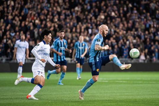 Hyunseok Hong of Gent and Magnus Eriksson of Djurgården