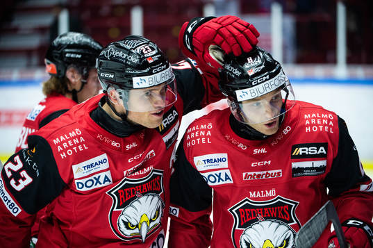 Malmö Redhawks Johan Olofsson jublar