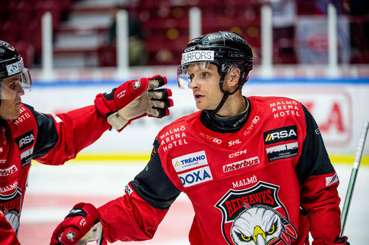 Malmö Redhawks Johan Olofsson jublar
