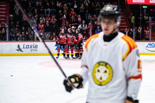 Örebros Marcus Hardegård jublar