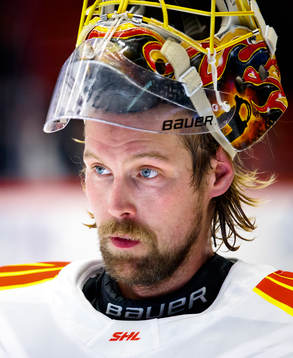 Brynäs målvakt Anders Lindbäck deppar