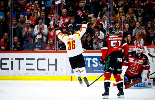 Brynäs Linus Ölund gör 1-2 och jublar