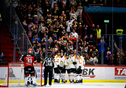 Brynäs Nick Olesen gör 1-5 och jublar