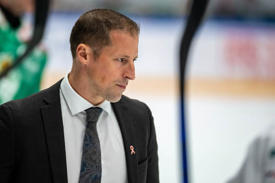Rögles tränare Cam Abbott deppar