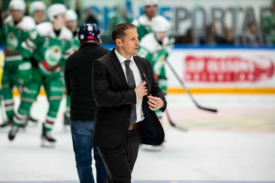 Rögles tränare Cam Abbott eftrer ishockeymatchen i SHL