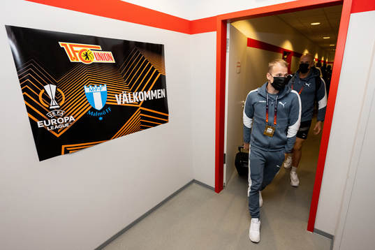 Oscar Lewicki of Malmö FF arrives to the stadium