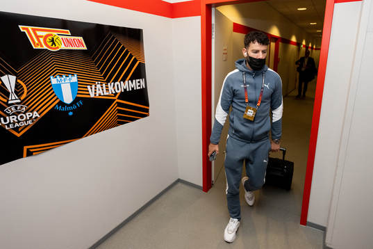 Erdal Rakip of Malmö FF arrives to the stadium