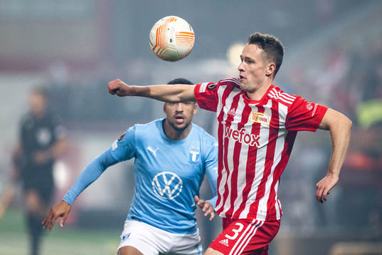 Paul Jaeckel of Union Berlin and Martin Olsson of Malmö FF