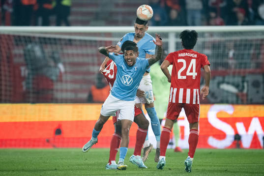 Sergio Pena and Dennis Hadžikadunic of Malmö FF