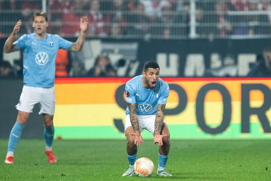 Sergio Pena of Malmö FF reacts