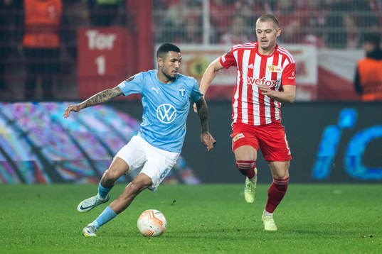 Sergio Pena of Malmö FF and Julian Ryerson of Union Berlin