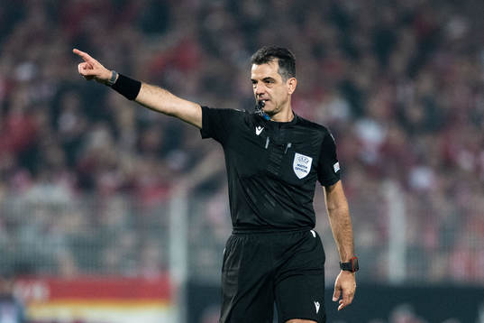 Referee Aleksandar Stavrev