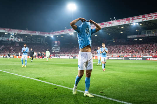 Jonas Knudsen of Malmö FF looks dejected