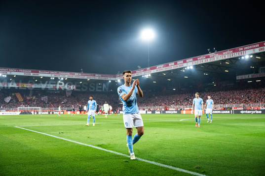 Jonas Knudsen of Malmö FF looks dejected