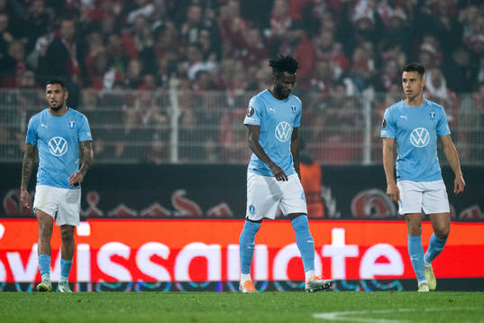 Emmanuel Lomotey of Malmö FF looks dejected