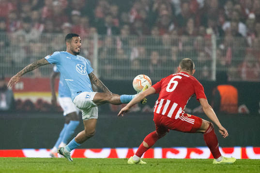 Sergio Pena of Malmö FF and Julian Ryerson of Union Berlin