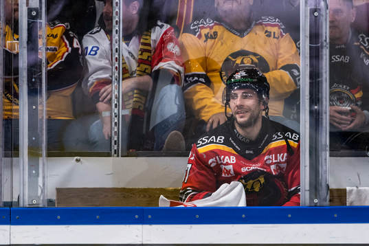 Luleås Konstantin Komarek i utvisningsbåset