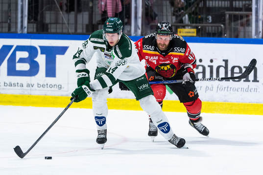 Färjestads Victor Ejdsell och Luleås Leo Komarov