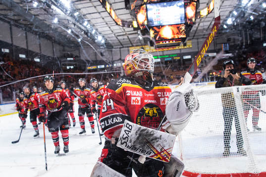 Luleås målvakt Joel Lassinantti jublar