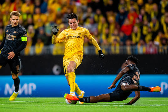 Hugo Vetlesen of Bodø/Glimt and Albert Sambi Lokonga of