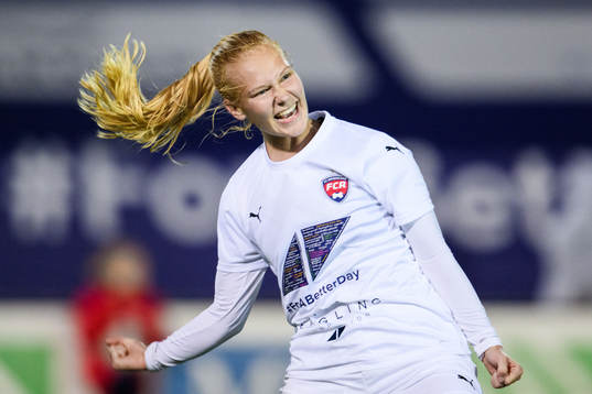 FC Rosengårds Sofie Bruun Bredgaard jublar