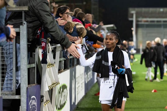 FC Rosengårds Halimatu Ibrahim Ayinde jublar
